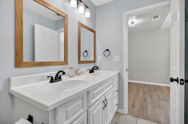 4525 Coyote Dr, Ione, CA 95640