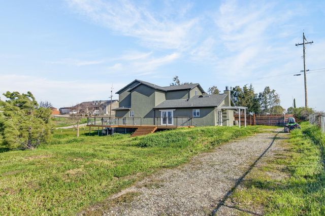 4525 Coyote Dr, Ione, CA 95640