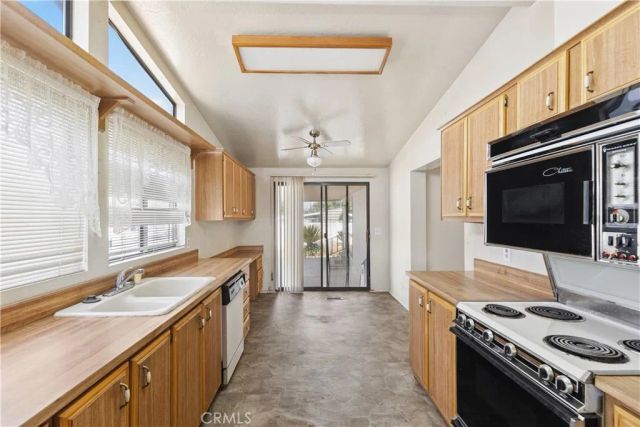 2230 Lake Park 224, San Jacinto, CA 92583