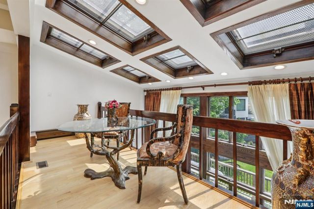 1060 Briar Way, Fort Lee, NJ 07024