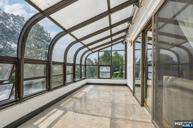 1060 Briar Way, Fort Lee, NJ 07024