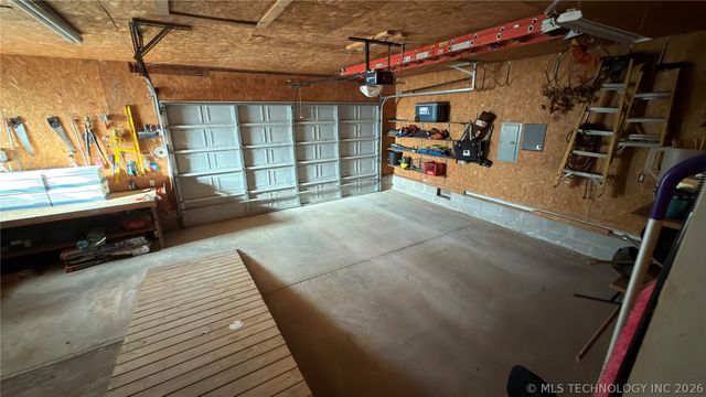 605 E Caddo Street, Cleveland, OK 74020