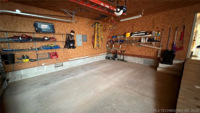 605 E Caddo Street, Cleveland, OK 74020