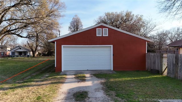 605 E Caddo Street, Cleveland, OK 74020