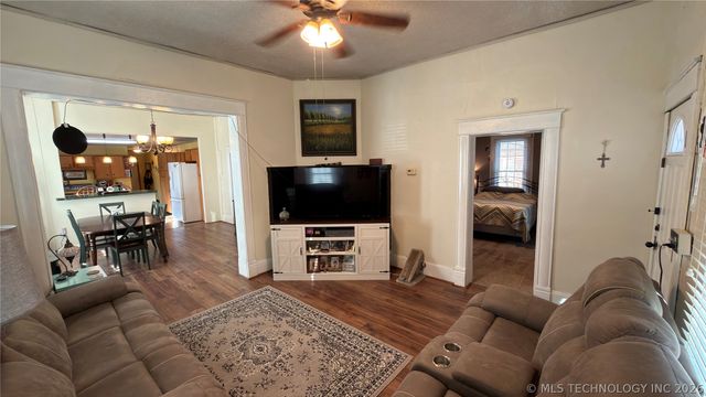 605 E Caddo Street, Cleveland, OK 74020