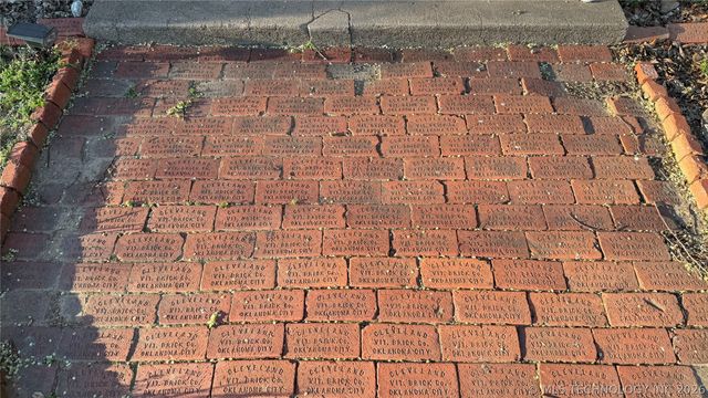 605 E Caddo Street, Cleveland, OK 74020