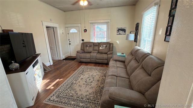 605 E Caddo Street, Cleveland, OK 74020