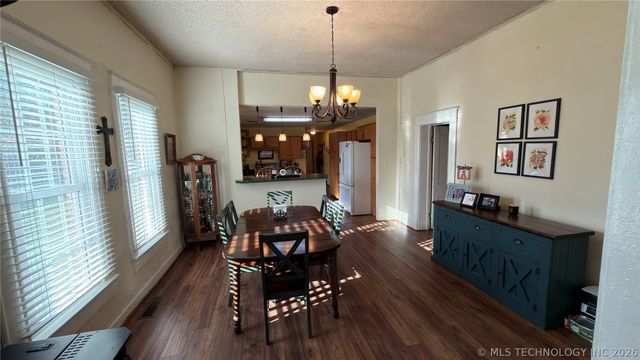 605 E Caddo Street, Cleveland, OK 74020