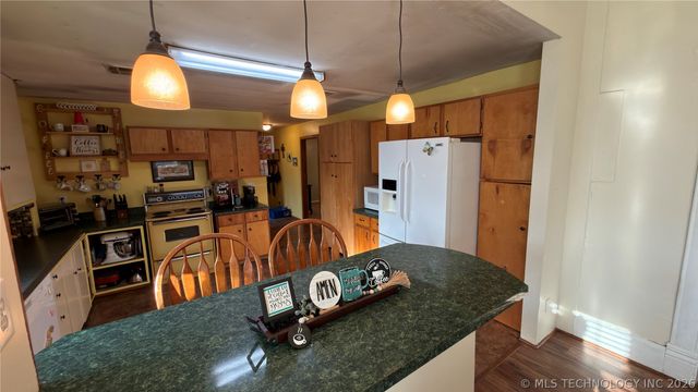 605 E Caddo Street, Cleveland, OK 74020