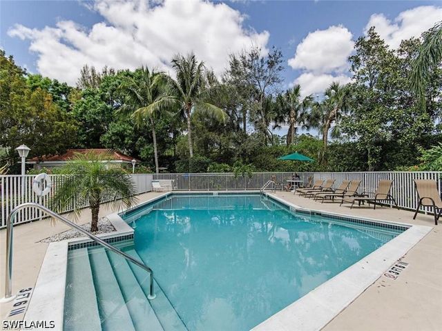 2476 Orchid Bay DR 103, Naples, FL 34109