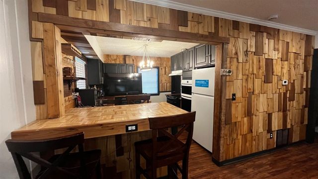 3755 Jefferson Avenue, Wyoming, MI 49548