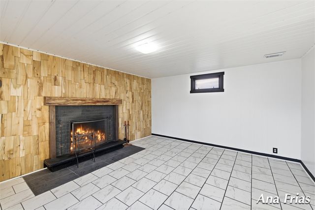 3755 Jefferson Avenue, Wyoming, MI 49548