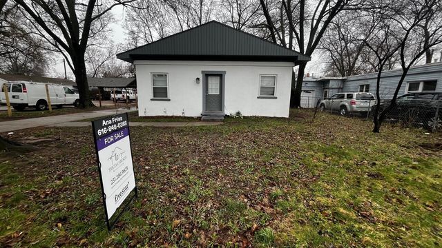 3755 Jefferson Avenue, Wyoming, MI 49548