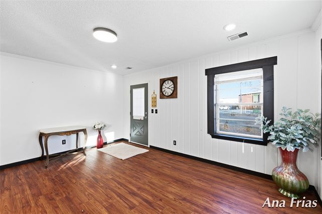 3755 Jefferson Avenue, Wyoming, MI 49548