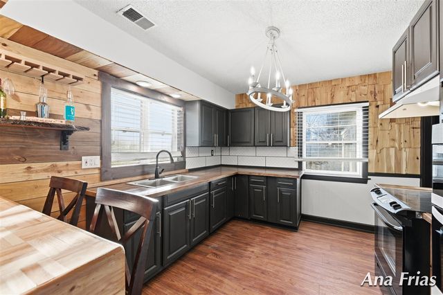 3755 Jefferson Avenue, Wyoming, MI 49548