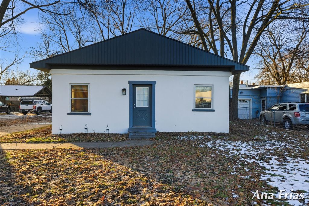 3755 Jefferson Avenue, Wyoming, MI 49548