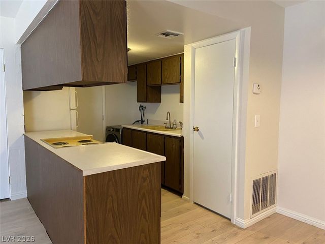 1507 Elizabeth Avenue 3, Las Vegas, NV 89119