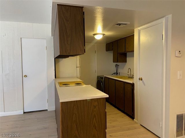 1507 Elizabeth Avenue 3, Las Vegas, NV 89119