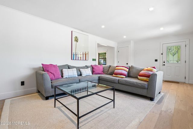 8 Heath Street, Eatontown, NJ 07724