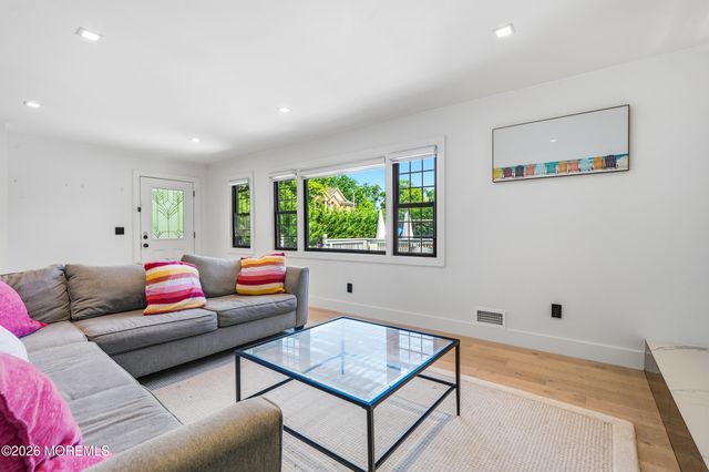 8 Heath Street, Eatontown, NJ 07724