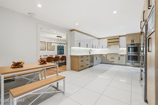 8 Heath Street, Eatontown, NJ 07724