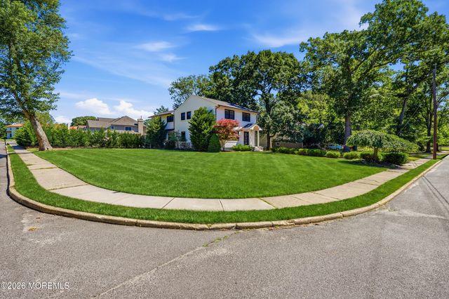 8 Heath Street, Eatontown, NJ 07724