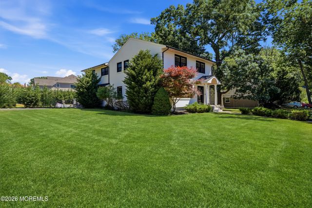 8 Heath Street, Eatontown, NJ 07724