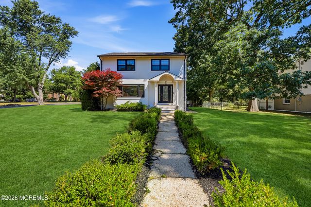 8 Heath Street, Eatontown, NJ 07724