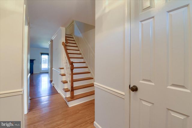 2 FAIRFAX VLG S, Harrisburg, PA 17112