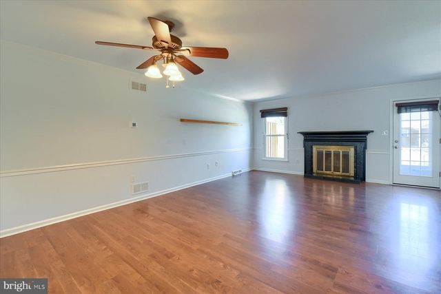 2 FAIRFAX VLG S, Harrisburg, PA 17112