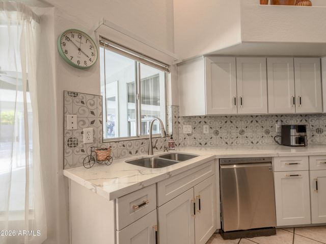 4889 W CARLA VISTA Court, Chandler, AZ 85226