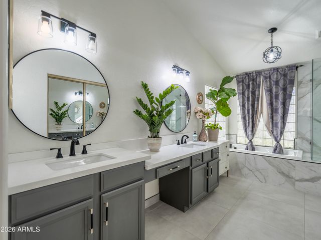 4889 W CARLA VISTA Court, Chandler, AZ 85226