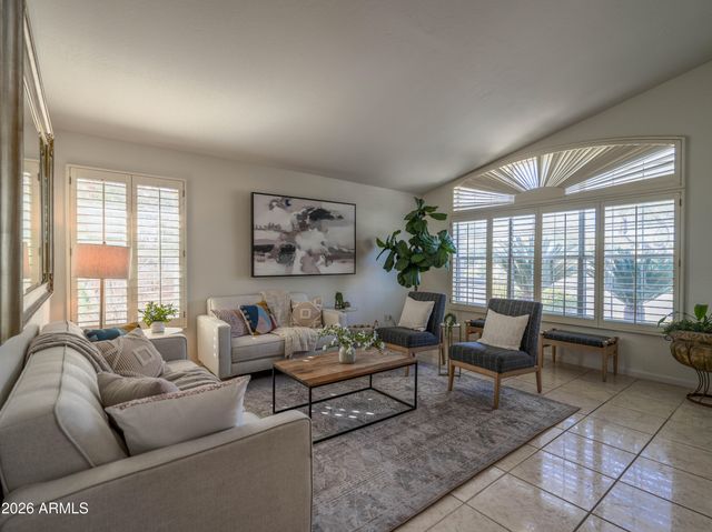 4889 W CARLA VISTA Court, Chandler, AZ 85226