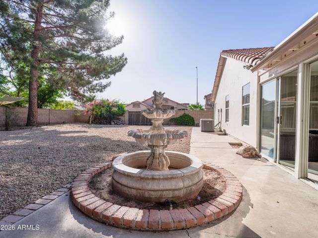 4889 W CARLA VISTA Court, Chandler, AZ 85226