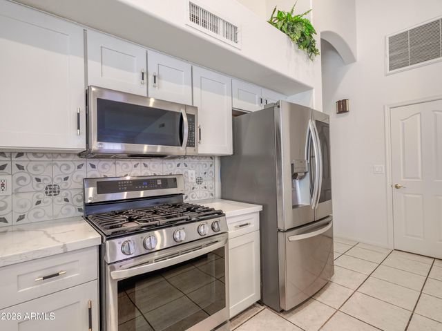 4889 W CARLA VISTA Court, Chandler, AZ 85226