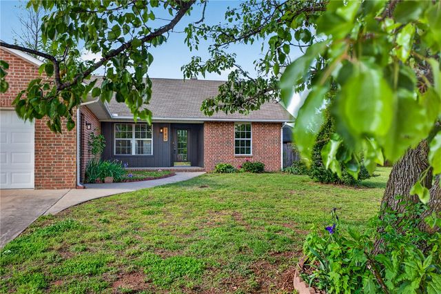 280 Wilson Drive, Gentry, AR 72734