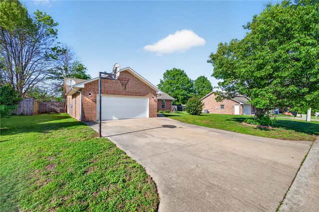 280 Wilson Drive, Gentry, AR 72734