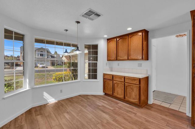 1612 Alnwick Dr, Roseville, CA 95747