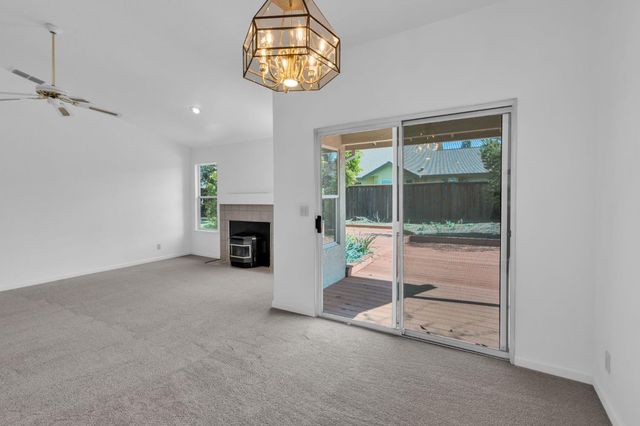 1612 Alnwick Dr, Roseville, CA 95747