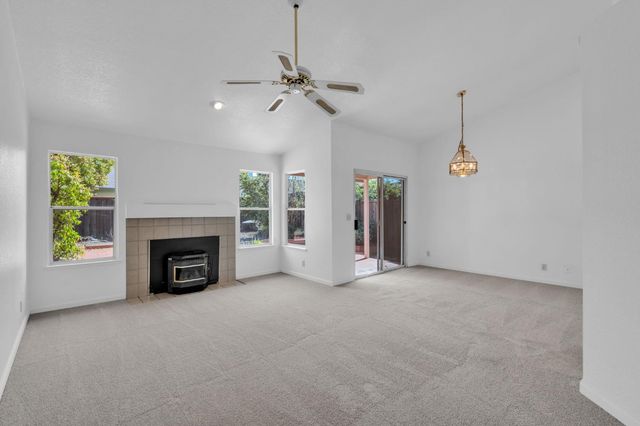 1612 Alnwick Dr, Roseville, CA 95747