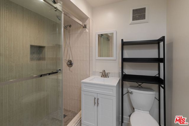 3102 Granville Avenue, Los Angeles, CA 90066