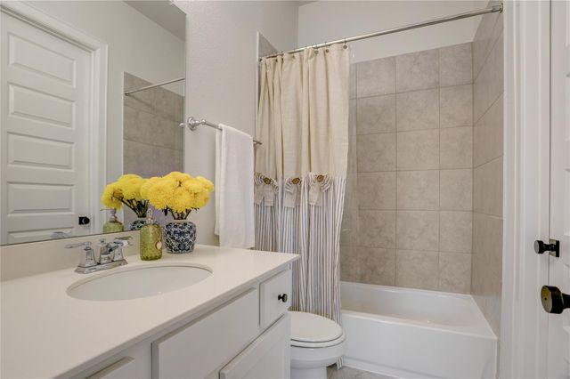 9818 Wright Drive, Manvel, TX 77578