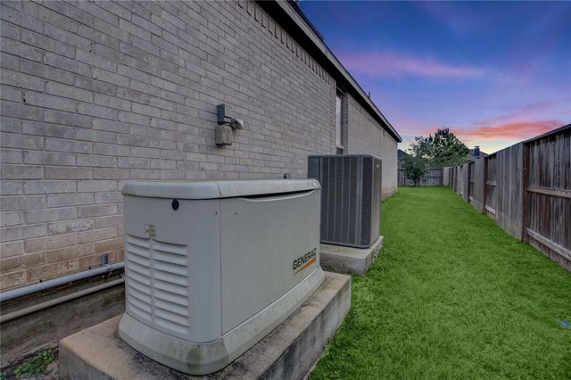 9818 Wright Drive, Manvel, TX 77578