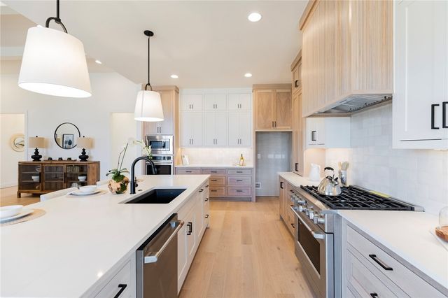 800 Greenhorn Street, Bentonville, AR 72712