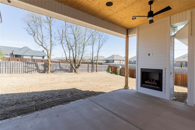 800 Greenhorn Street, Bentonville, AR 72712