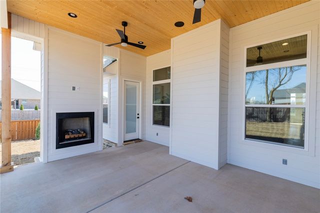 800 Greenhorn Street, Bentonville, AR 72712