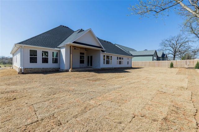 800 Greenhorn Street, Bentonville, AR 72712