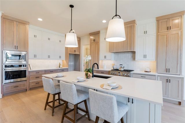 800 Greenhorn Street, Bentonville, AR 72712