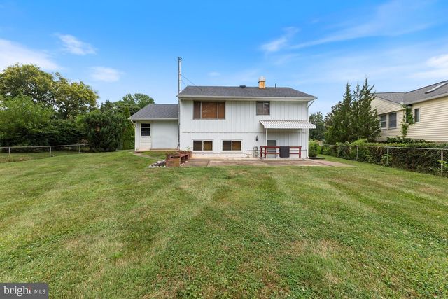 218 BELMONT DR SW, Leesburg, VA 20175