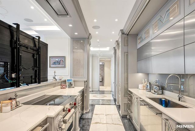 1512 Palisade Avenue 20AR-PH, Fort Lee, NJ 07024